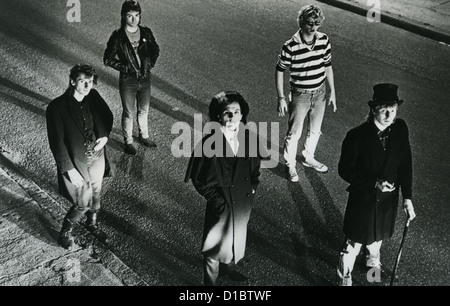 Les damnés de la photo promotionnelle du groupe de rock britannique de 1980 avec le capitaine bon deuxième à partir de la droite Banque D'Images