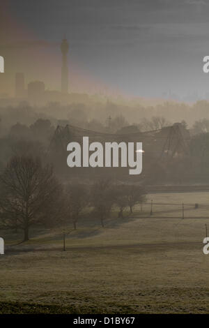 Le gel et le brouillard de l'autre côté de Londres vu de Primrose Hill, Londres, 14 décembre 2012 à London, UK Banque D'Images