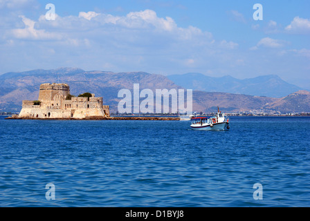 Forteresse Bourtzi à Nauplie, ville du sud Grèce Banque D'Images