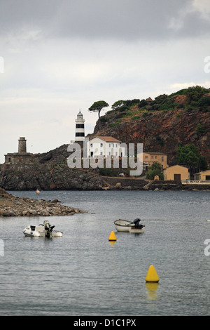 Port de Soller, Majorque, Espagne, donnant sur la baie de l'phares Banque D'Images