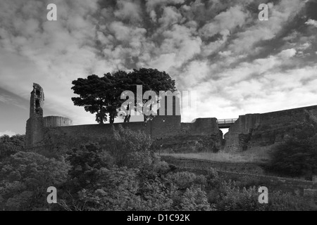 Image panoramique en noir et blanc, des ruines de Barnard Castle, Barnard Castle Town, comté de Durham, de Teesdale, Angleterre, Grande-Bretagne, Royaume-Uni Banque D'Images