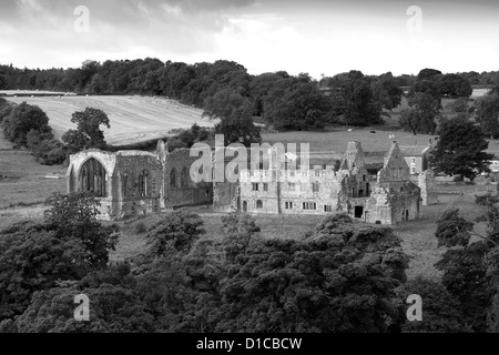 Image panoramique en noir et blanc, les ruines de l'abbaye Egglestone, près de Barnard Castle Town, comté de Durham, de Teesdale, Angleterre Banque D'Images