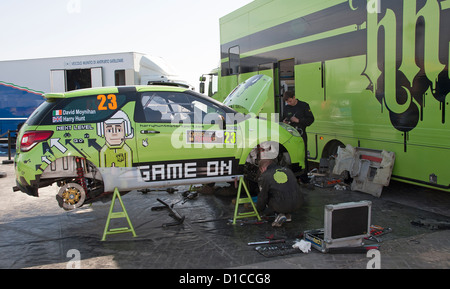 Rallye de Chypre 2012 préparation mécanique Harry Hunt's Citreon DS3 R3 voiture à Paphos Chypre Banque D'Images