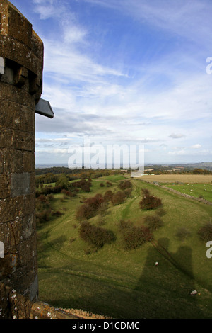 Le Cotswold Way et se ferme à l'ombre de Broadway Tower Banque D'Images