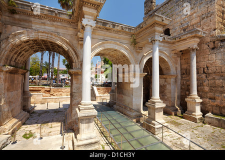 Voir d'Hadrian's Gate Antalya Turquie Banque D'Images