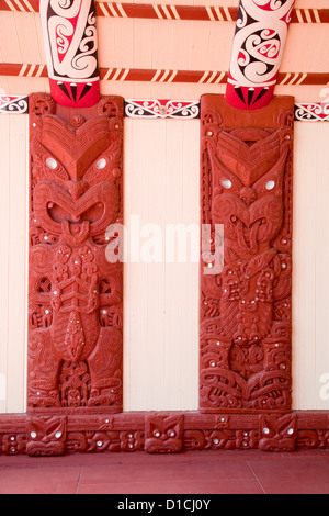 Les Haricots de Poupou toit porche d'Ohinemutu Marae Maori (Maison de réunion), Ohinemutu, Rotorua, île du nord, en Nouvelle-Zélande. Banque D'Images