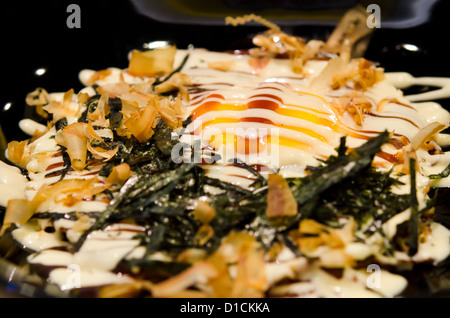 Pizza style Japonais nourriture , Okonomiyaki ( ) Banque D'Images