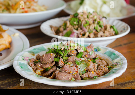 Salade épicée foie en tranches , thaï épicé Banque D'Images