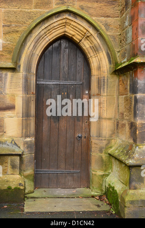 Porte de l'église en bois en grès création Banque D'Images