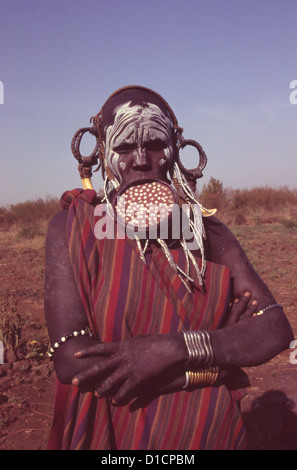 Femme mursi Vallée de l'Omo, en Ethiopie. Afrique du Sud Banque D'Images