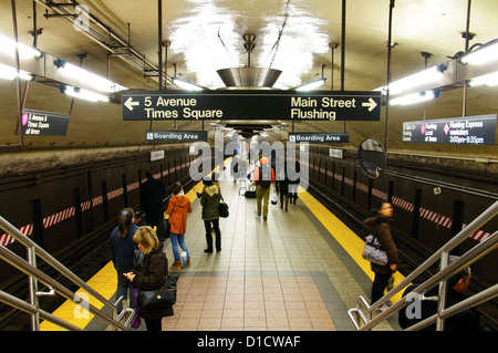 42 e Rue, Grand Central Terminal, numer 7 Metro, Manhattan, New York City, USA Banque D'Images