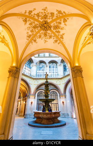 Vienne, fontaine au passage Freyung à Palais Ferstel building Banque D'Images