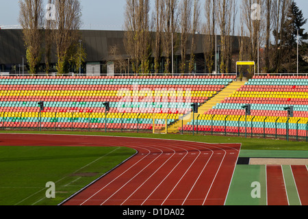 Vue sur le terrain de sport du stade Friedrich-Ludwig Jahnstadion à Berlin, Allemagne Banque D'Images