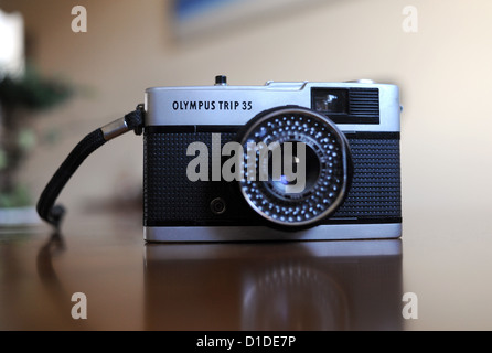Ancien appareil photo Olympus TRIP 35 Banque D'Images