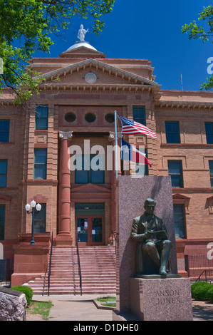 Anson Jones statue devant le palais de justice du comté de Jones Anson, dans la région de Panhandle Plains, New York, USA Banque D'Images