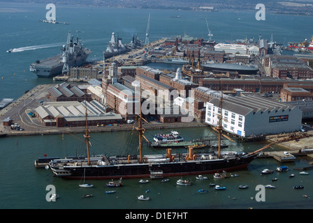 Voir l'historique des docks de Spinnaker Tower, Portsmouth, Hampshire, Angleterre, Royaume-Uni, Europe Banque D'Images
