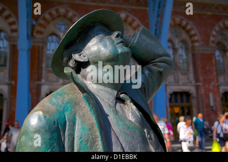 Statue de John Betjeman, St Pancras International, Londres, Angleterre, Royaume-Uni, Europe Banque D'Images