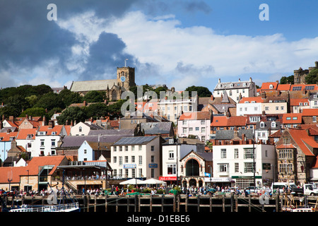 Ci-dessous l'Église Sainte-Marie à quai à Scarborough, Yorkshire du Nord, Yorkshire, Angleterre, Royaume-Uni, Europe Banque D'Images