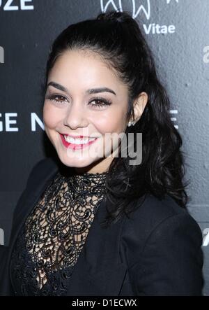 New York, USA. 17 décembre 2012. Vanessa Hudgens aux arrivées pour la charité répond à la mode des fêtes en l'honneur des enfants du monde, l'Affirmation Arts, New York, NY, le 17 décembre 2012. Photo par : Andres Otero/Everett Collection/ Alamy Live News Banque D'Images