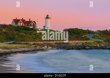 Nobska Point Light est un phare situé sur la pointe sud-ouest de Cape Cod, Massachusetts. Banque D'Images