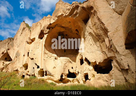 Début des monastères chrétiens de Turquie Cappadoce Zelve, Banque D'Images