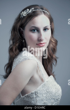 Portrait d'une belle jeune femme, head shot. Banque D'Images