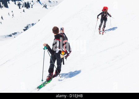 Skieurs à l'Hochkoenig, Alpes de Berchtesgaden Banque D'Images