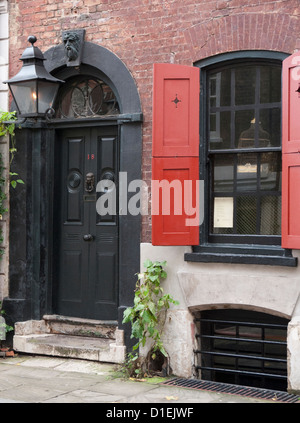 La porte avant de Dennis Severs' House en Folgate Street, Spitalfields, Londres Banque D'Images