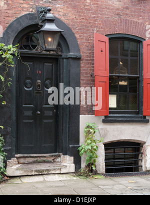 La porte avant de Dennis Severs' House en Folgate Street, Spitalfields, Londres Banque D'Images