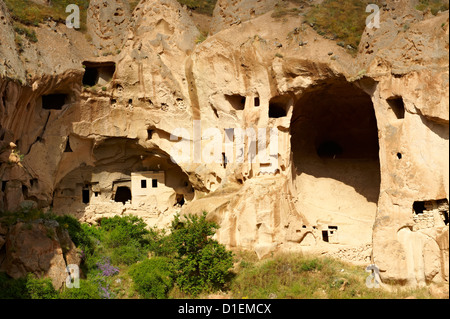 Début des monastères chrétiens de Turquie Cappadoce Zelve, Banque D'Images