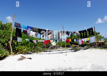 Corde sur la plage de l'atoll de Baa, Maldives Banque D'Images