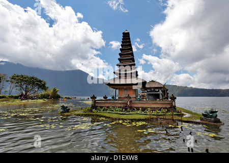 Temple de l'eau Pura Ulun Danu Bratan, Bali, Indonésie Banque D'Images