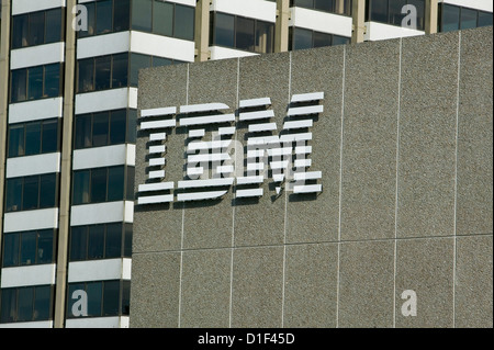 Logo IBM sur la construction de South Bank, Londres, UK Banque D'Images