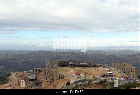 Vue sur le site de construction de la nouvelle ville Rawabi près de Ramallah, dans les territoires palestiniens, 08 décembre 2012. Le projet est hébergé par Bayti Real Estate Investment Company, qui a été créé pour construire Rawabi, la première ville palestinienne et la pierre angulaire d'une nouvelle, moderne, viable de la société palestinienne. Photo : Rainer Jensen Banque D'Images