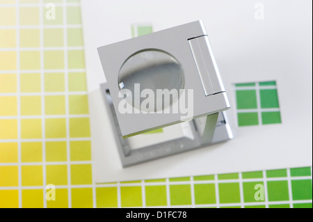 Testeur de linge sur diagramme de couleurs Banque D'Images