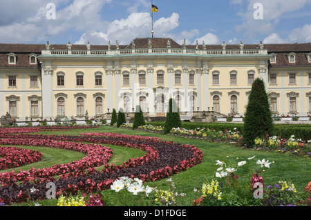 Le 18e siècle de style Baroque Residenzschloss, inspiré par le Palais de Versailles, Ludwigsburg, Baden Wurtemberg, Allemagne, Europe Banque D'Images