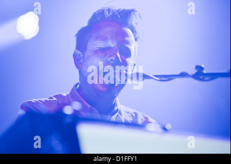 Alex Trimble de Two Door Cinema Club effectuant à Chicago, Illinois. MAX HERMAN/Alamy Banque D'Images