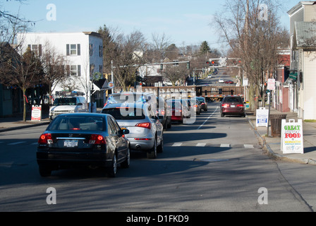 Traffic sauvegardée à railroad crossing. Banque D'Images