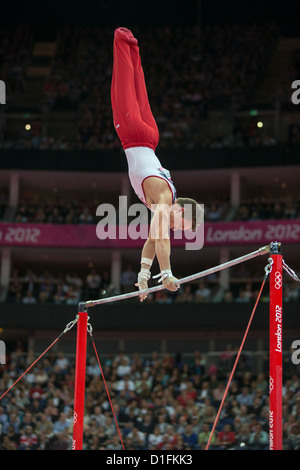 Jonathon Horton (USA) en compétition durant les Men's barre horizontale à la Finale des Jeux Olympiques d'été de 2012, Londres, Angleterre.