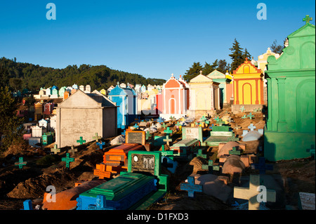 Cimetière à Chichicastenango, Guatemala, Amérique Centrale Banque D'Images