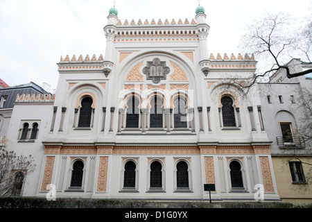 La synagogue Espagnole Construite en 1868, Prague, République Tchèque, Europe Banque D'Images