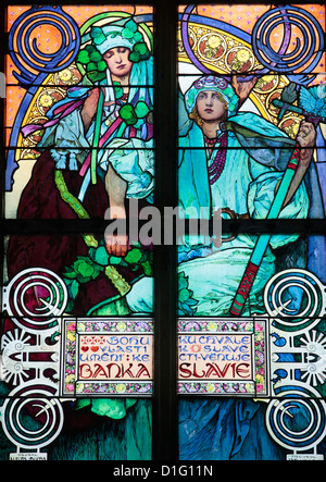 La cathédrale Saint Guy. vitrail de saint Cyrille et Méthode par Alfons Mucha, Prague, République Tchèque, Europe Banque D'Images