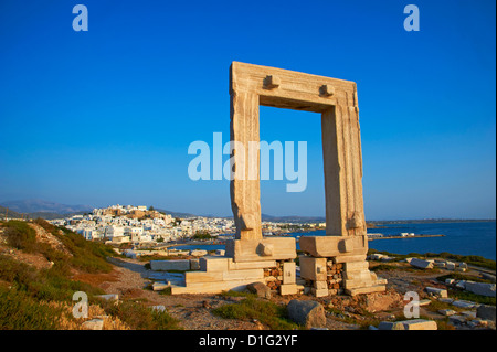 Gateway, Temple d'Apollon, site archéologique, Naxos, Cyclades, îles grecques, Grèce, Europe Banque D'Images