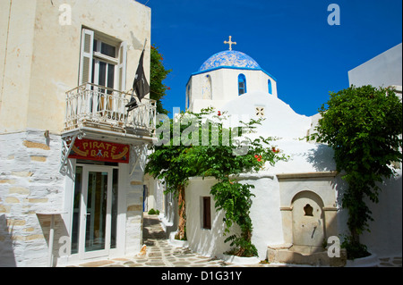 Église, Hora (Chora) Parikia, Paros, Cyclades, îles grecques, Grèce, Europe Banque D'Images