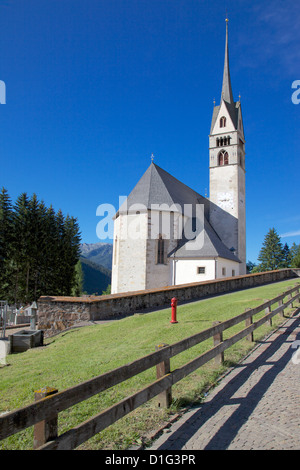 Église, Vigo di Fassa, Vallée de Fassa, Province de Trento, Trentino-Alto Adige/Sud Tyrol Italien, Dolomites, Italie, Europe Banque D'Images