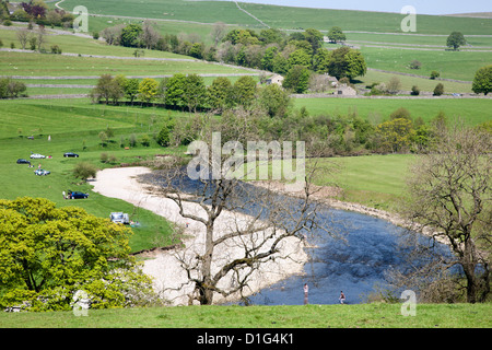 La rivière Wharfe à Tonbridge, Wharfedale, Yorkshire Dales, Yorkshire, Angleterre, Royaume-Uni, Europe Banque D'Images