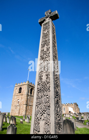 Caedmons Croix dans l'église Sainte-Marie, Whitby, North Yorkshire, Yorkshire, Angleterre, Royaume-Uni, Europe Banque D'Images