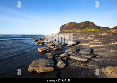 Dans Saltwick Saltwick Nab Bay, près de Whitby, North Yorkshire, Yorkshire, Angleterre, Royaume-Uni, Europe Banque D'Images