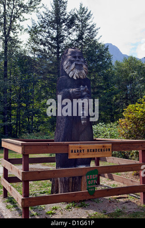 La statue de Harry Henderson et film emplacement, définition, Cascades nord, Index, Washington. Banque D'Images