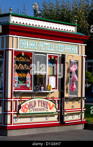 Boutique vendant des collations à Pier 39 à San Francisco, Californie, USA. Banque D'Images